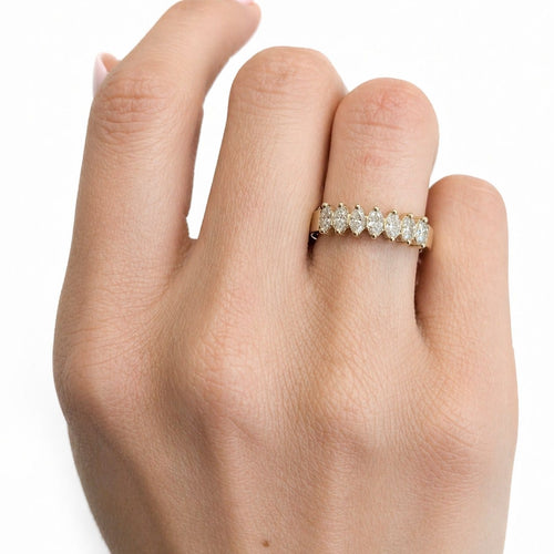 Bague 55.5 Bague en or jaune 18 carats et diamants taille marquise 58 Facettes 35958