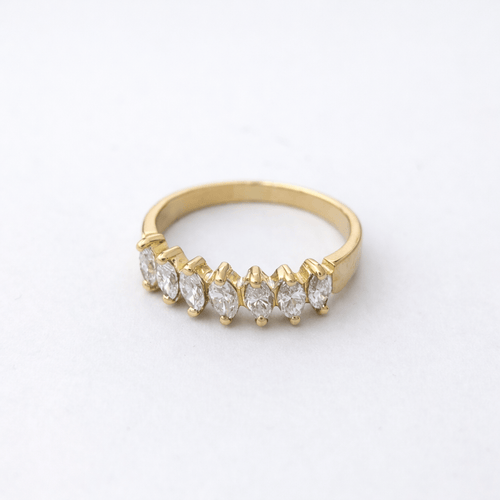 Bague 55.5 Bague en or jaune 18 carats sertie de diamants taille marquise 58 Facettes 35958