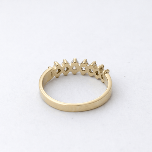 Bague 55.5 Bague en or jaune 18 carats sertie de diamants taille marquise 58 Facettes 35958