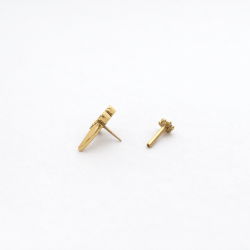 Boucles d'oreilles Maria Tash Trinity Hilt Dagger - Boucle d’oreille en or jaune 18 carats et diamants 58 Facettes 35347