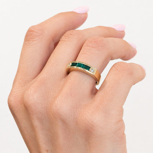 Bague 55 Bague bandeau en or jaune, émeraudes et diamants 58 Facettes 35149