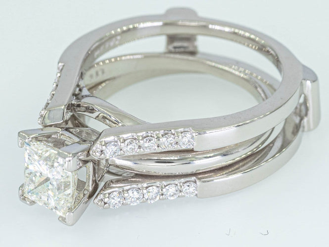 Bague 53 Bague entourage - Or blanc 14 ct et diamants 1,38 ct 58 Facettes W01