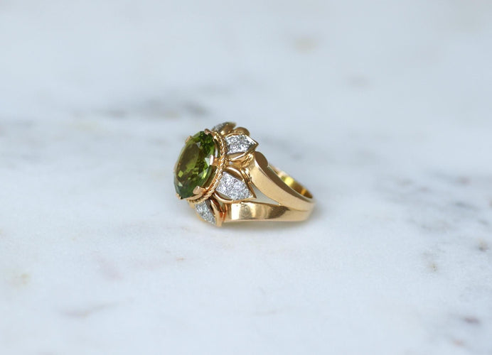 Bague 53 Bague cocktail fleur en or rose 18 ct, péridot et diamants 58 Facettes