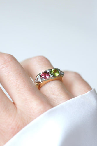Bague 55 Bague en or jaune 18 ct péridot, tourmaline rose et diamants 58 Facettes