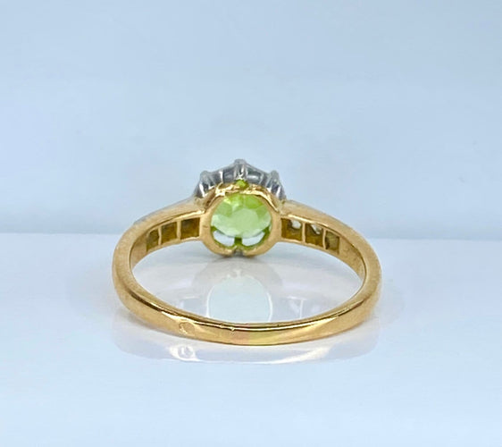 Bague 51 Bague en or jaune 18 carats au péridot et diamants 58 Facettes AB699