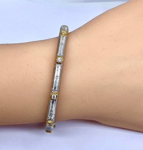 Bracelet Bracelet jonc ouvrant - Bracelet en or blanc 18 carats et diamants 58 Facettes AB703