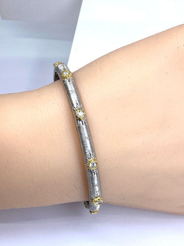 Bracelet Bracelet jonc ouvrant - Bracelet en or blanc 18 carats et diamants 58 Facettes AB703