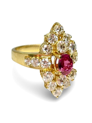 Bague 55 Bague ancienne en or jaune 18K avec rubis et diamants 58 Facettes 1773