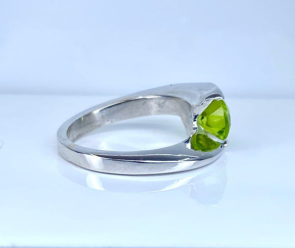 Bague 51 Bague en or blanc 18 carats au péridot 1,79 ct 58 Facettes AB700