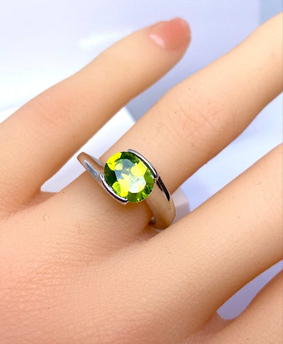 Bague 51 Bague en or blanc 18 carats au péridot 1,79 ct 58 Facettes AB700