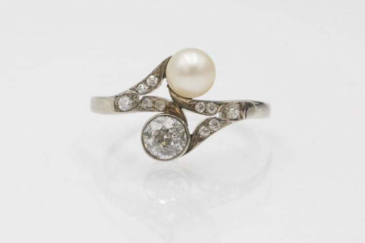 Bague 52 Bague Toi et Moi Art nouveau en or blanc 14 ct, perle et diamants 58 Facettes 11992