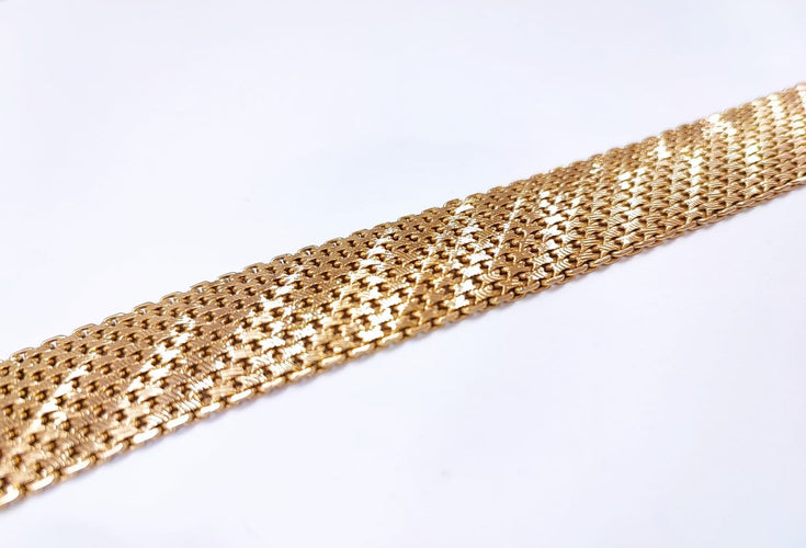 Bracelet Bracelet manchette en or jaune 18 carats 58 Facettes Brac.iris.1974