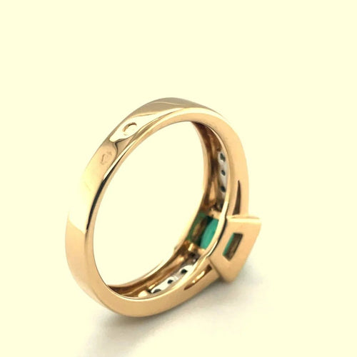 Bague 54 Bague en or jaune 750 avec émeraude ovale et diamants 58 Facettes 7141