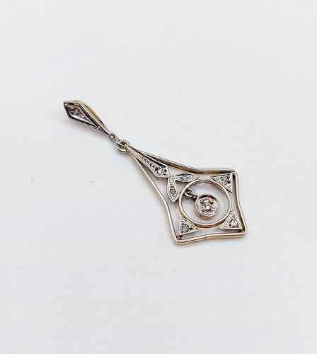 Pendentif Pendentif Art déco en or 18k et diamants taille rose (circa 1920) 58 Facettes A06957