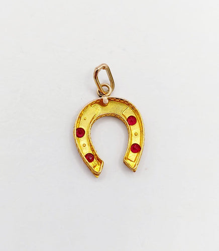Pendentif Pendentif fer à cheval antique en or 18k, perles et verres rouges 58 Facettes A06857