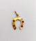 Pendentif Pendentif fer à cheval antique en or 18k, perles et verres rouges 58 Facettes A06857