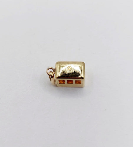 Pendentif Pendentif cabine de téléski vintage en or jaune 18k 58 Facettes A06870