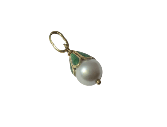 Pendentif Pendentif perle Akoya et émail vert en or jaune 18 carats 58 Facettes Pendentif