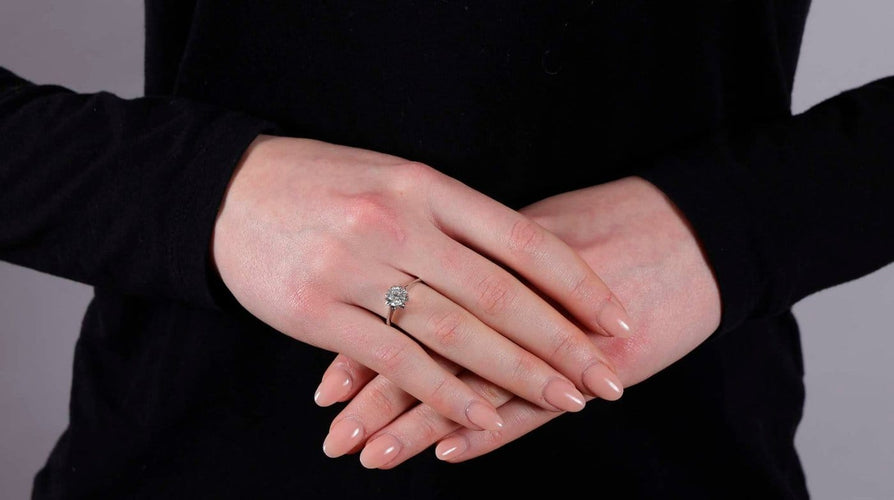 Bague 52 Bague solitaire en or gris avec diamant taille ancienne 0,78 ct 58 Facettes 227465