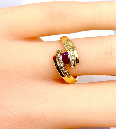 Bague 50 Bague en or jaune 18 carats rubis et diamants 58 Facettes AB706