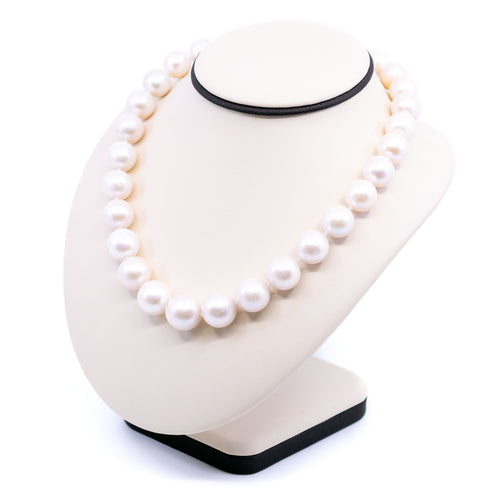 Collier Collier - Rang de perles Akoya 8 mm avec fermoir en or 18k 58 Facettes B9297CFB6B234A179F3F6BD92B54DA99