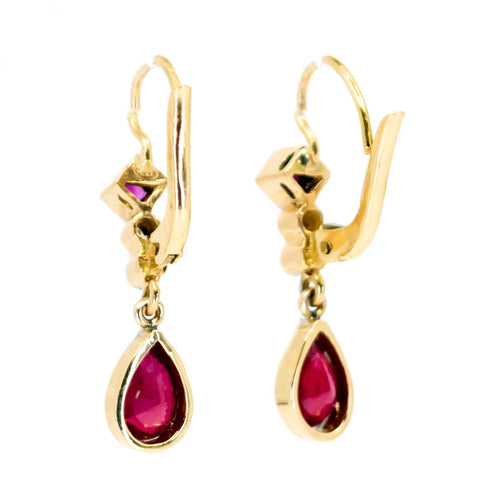 Boucles d'oreilles Boucles d'oreilles pendantes - Rubis et diamants en or 14k jaune et blanc 58 Facettes 75EE8CC54E28430B86B9AC125B5DF37B