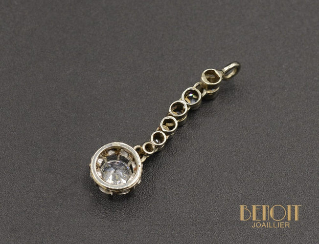 Pendentif Pendentif 1930 en or blanc et diamants 58 Facettes A10525