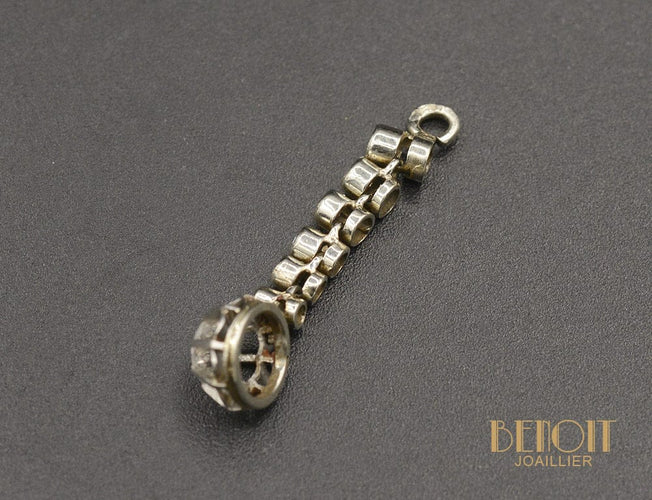 Pendentif Pendentif 1930 en or blanc et diamants 58 Facettes A10525