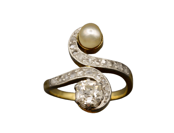 Bague Bague Toi et Moi ancienne en or jaune, diamant et perle fine 58 Facettes A10366