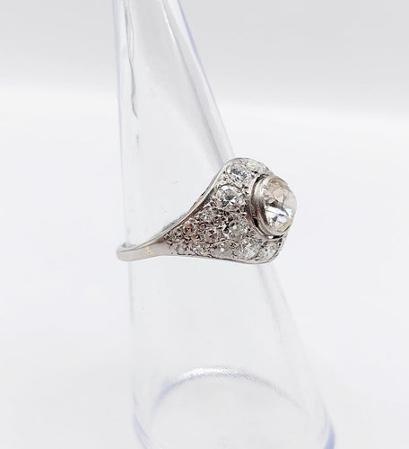 Bague 49 Bague dôme Art déco en platine et diamants, taille ancienne 0,90 ct 58 Facettes A06952