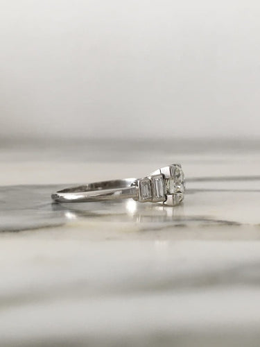 Bague 57 Bague Art déco en platine et diamants 58 Facettes 252