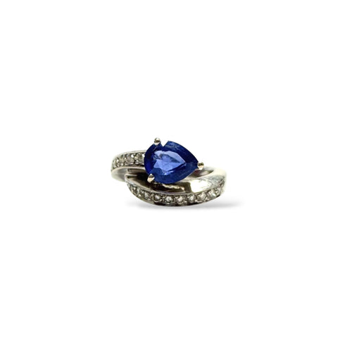Bague 47 Bague moderne saphir taille poire en or gris 18K et diamants 58 Facettes