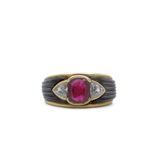 Bague 50.5 Bague bandeau en or jaune avec rubis coussin, diamants et nacre 58 Facettes REF2220