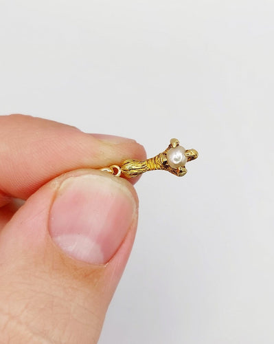 Pendentif Pendentif serre d'aigle antique en or jaune 18k et perle 58 Facettes A06935