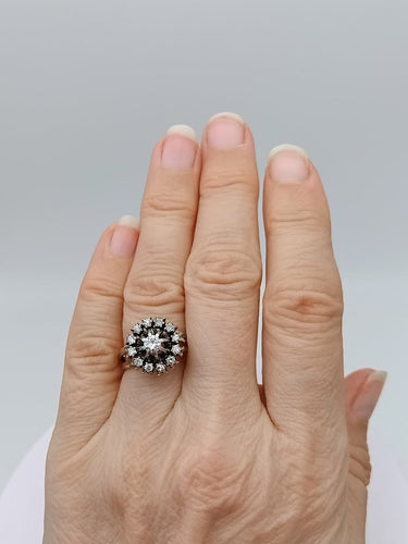Bague 56 Bague marguerite vintage en or gris 18K sertie de diamants 58 Facettes MANOS/432
