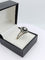 Bague 56 Bague marguerite vintage en or gris 18K sertie de diamants 58 Facettes MANOS/432