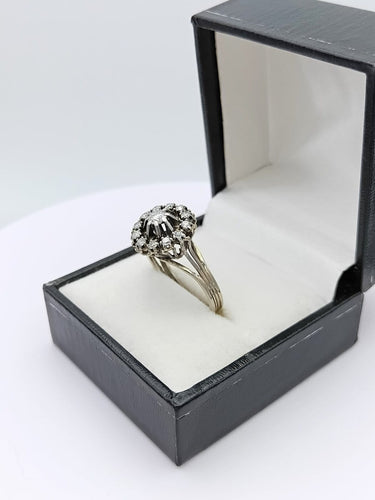 Bague 56 Bague marguerite vintage en or gris 18K sertie de diamants 58 Facettes MANOS/432