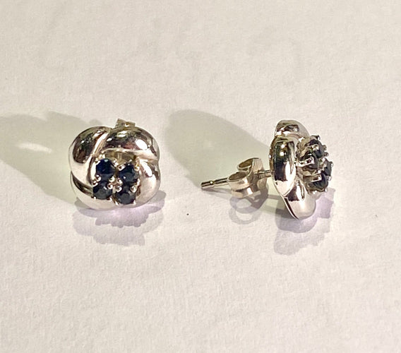 Boucles d'oreilles Boucles d’oreilles puces en or blanc 18 carats et saphirs 58 Facettes AB711