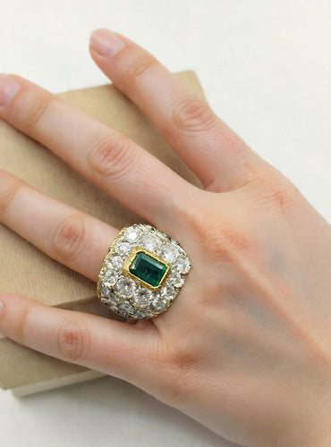 Bague 55 Bague vintage style florentin gravée en or 18 ct, émeraude et diamants 58 Facettes CV-024