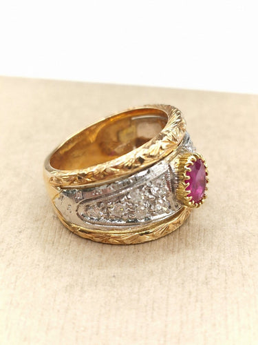 Bague 52 Bague gravée florentine avec rubis en or rose et blanc 18 ct 58 Facettes CV-027