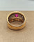 Bague 52 Bague gravée florentine avec rubis en or rose et blanc 18 ct 58 Facettes CV-027