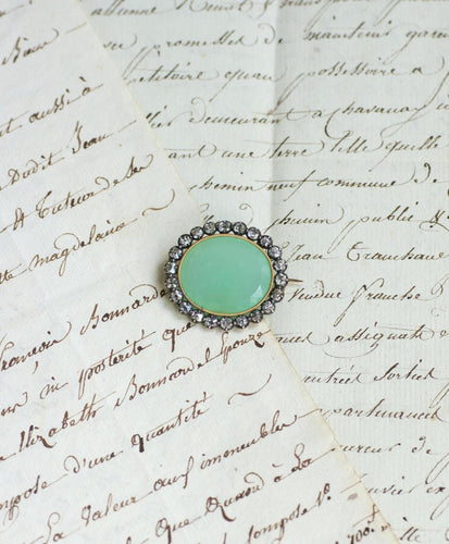 Broche Broche ancienne chrysoprase et diamants en or rose et argent 58 Facettes