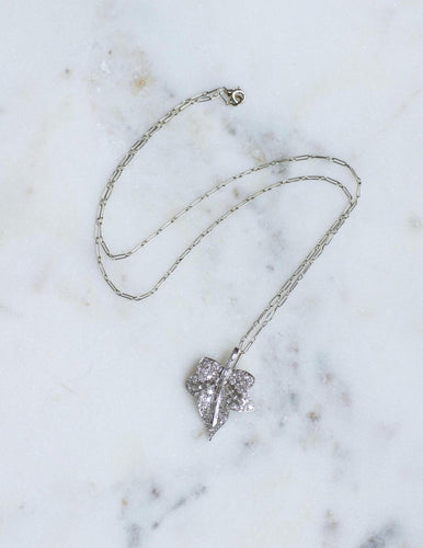 Collier Art déco - Collier pendentif feuille en or blanc, platine et diamants 58 Facettes