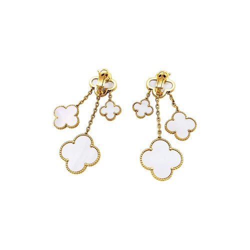 Boucles d'oreilles Boucles d'oreilles Van Cleef & Arpels, "Magic Alhambra", or jaune et nacre. 58 Facettes 35554