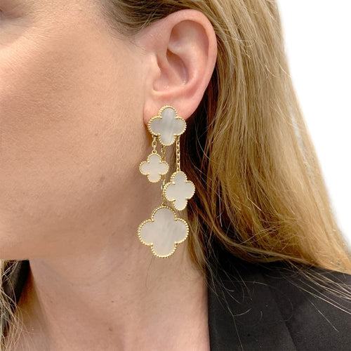 Boucles d'oreilles Boucles d'oreilles Van Cleef & Arpels, "Magic Alhambra", or jaune et nacre. 58 Facettes 35554