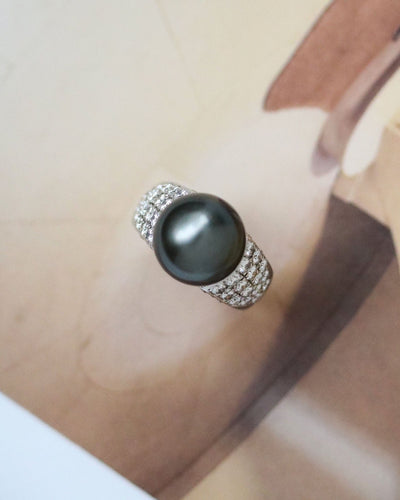 Bague 49.5 Bague Dôme en or blanc, perle de Tahiti et diamants 58 Facettes A11459