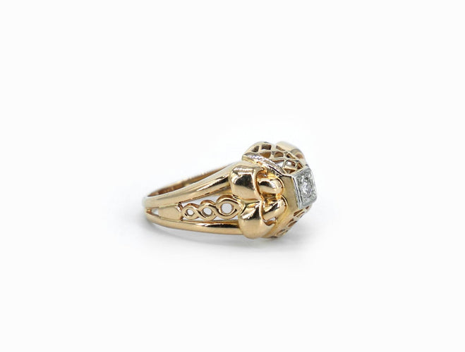 Bague 54 Bague ancienne ajourée en or jaune 18 carats et diamant 58 Facettes 147/14
