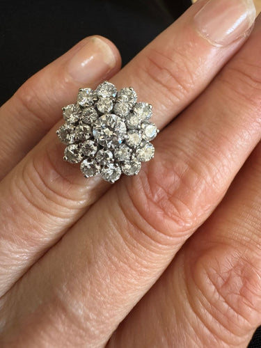 Bague 47 Bague marguerite vintage en or blanc 750 et diamants 58 Facettes Bague