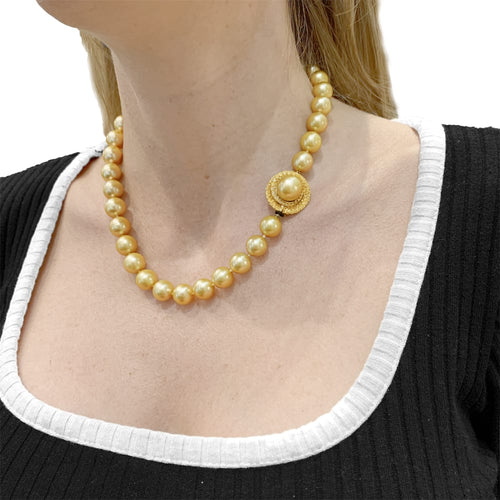 Collier Collier perles gold, or jaune, diamants, saphirs jaunes. 58 Facettes 35547