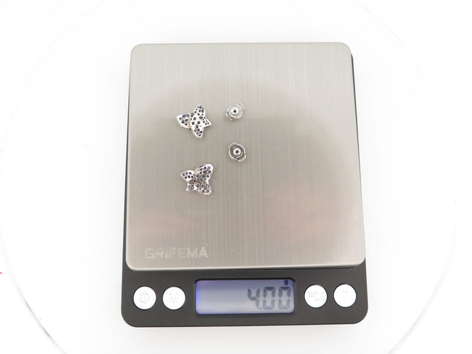 Boucles d'oreilles Mauboussin Tu es la sublime fleur de ma vie - Boucles d’oreilles en or blanc 18k et saphir 58 Facettes 274234